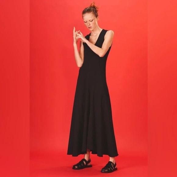 Zara Dresses & Skirts - Zara Limited Edition Front Zip V-Neck Midi Dress- Size S Black NWT